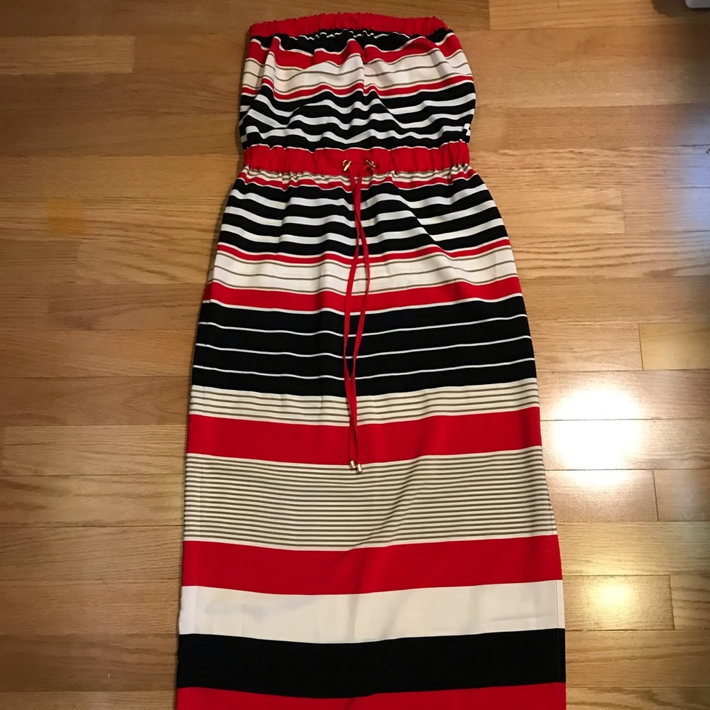 ♦️Strapless Red & Black Striped Dress w/ Slit♦️